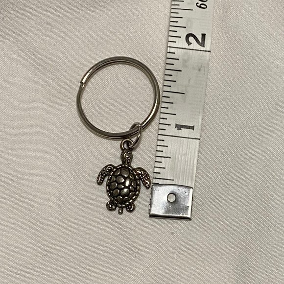 Tiny Sea Turtle Keychain - Picture 3 of 6